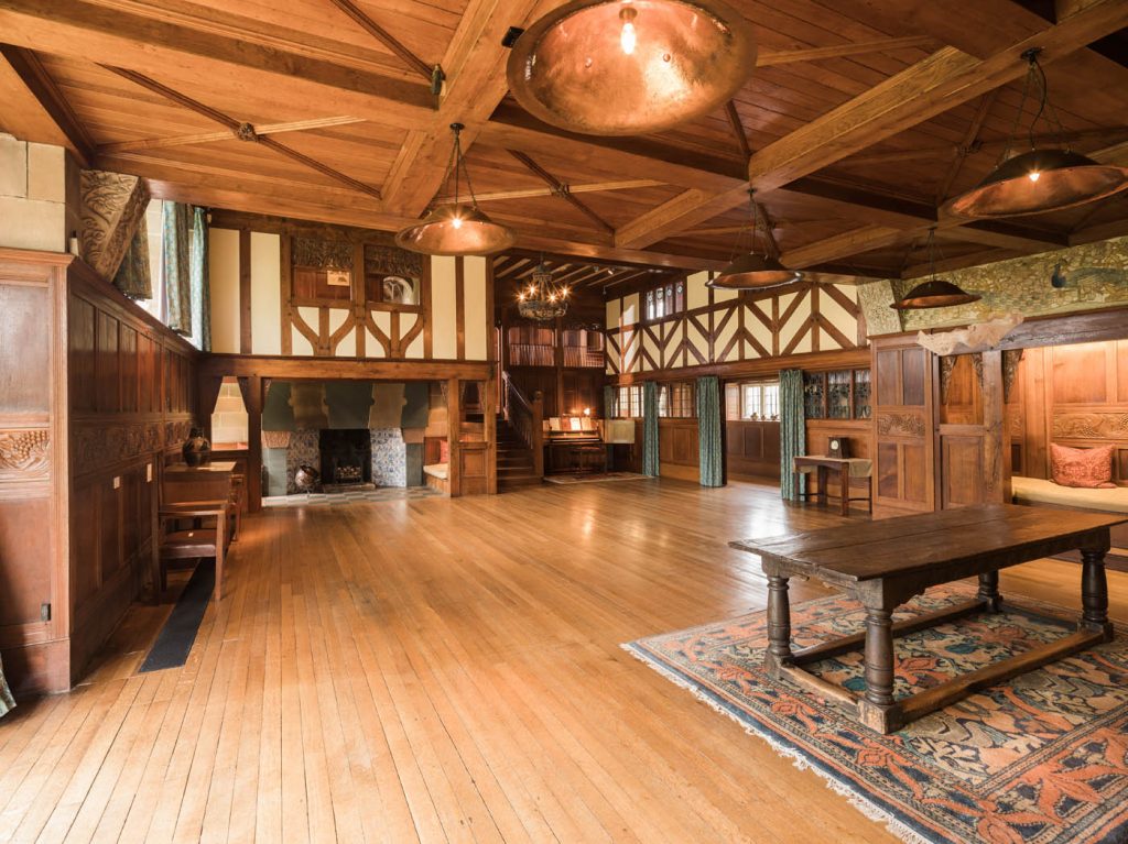 The Arts and Crafts Movement: A Harmonious Blend of Form and Function ...