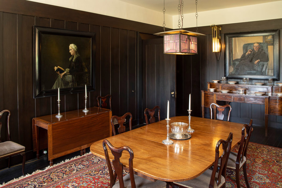 The Arts and Crafts Movement: A Harmonious Blend of Form and Function ...