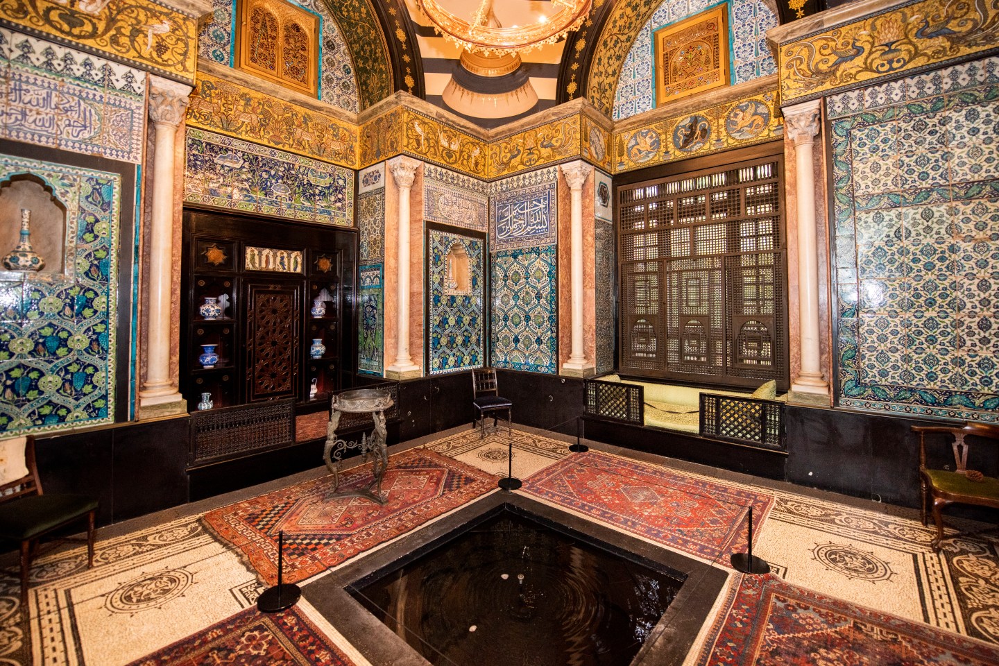 The Victorian Interior Design Movement: Elegance and Extravagance in ...